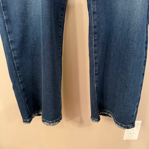 NWT Good American Good Legs Straight Jeans Medium Wash Plus Size 24 - Picture 3 of 12